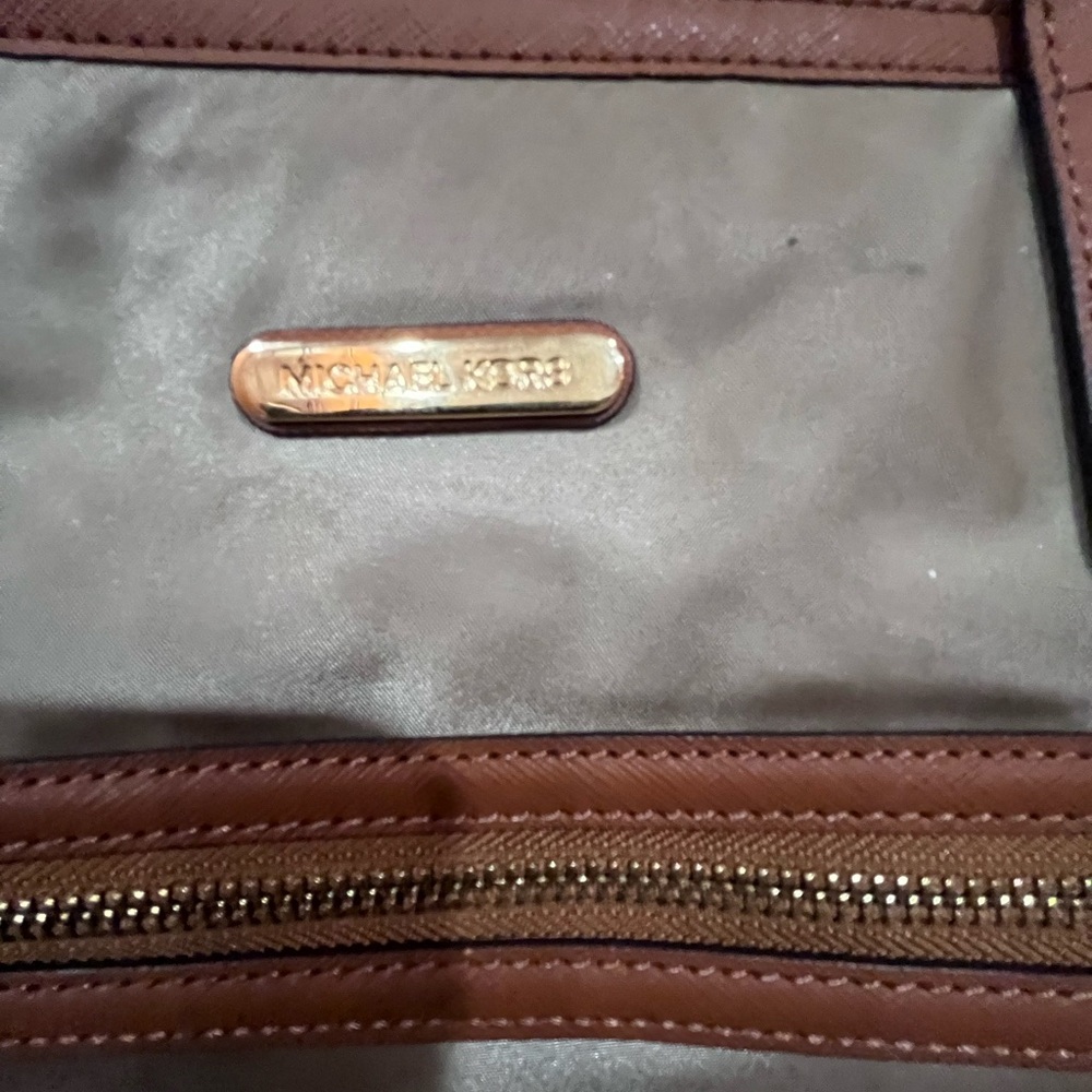 Michael Kors Tan and Brown Tote Bag with Classic Design - Picture 8 of 10